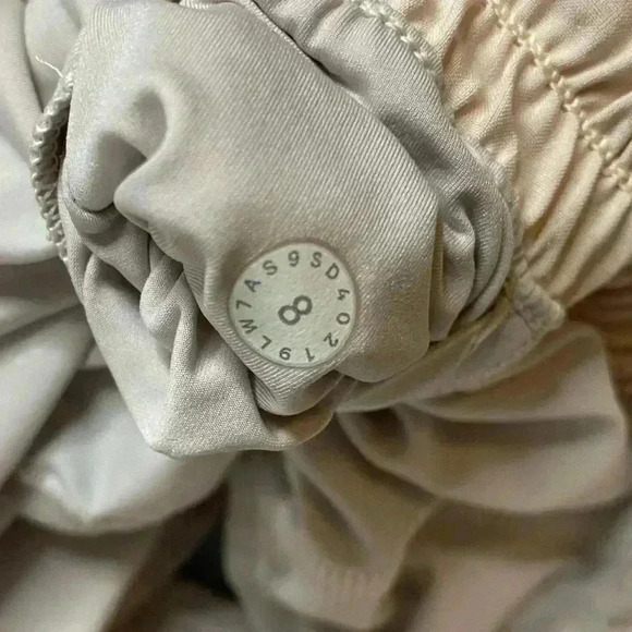 Lululemon Hotty Hot Short - Picture 8 of 9